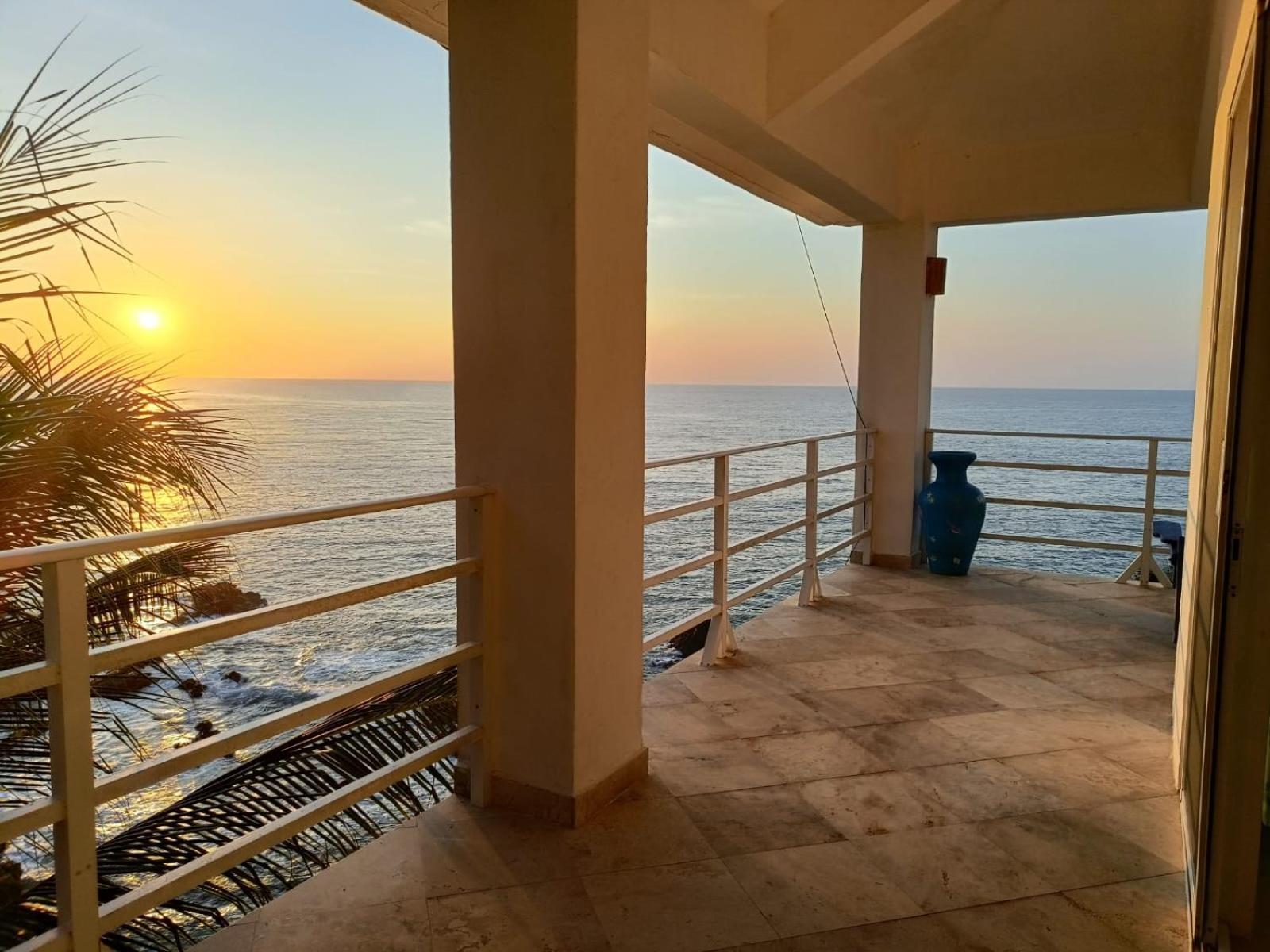 Hotel Luz De Mar ' Right On The Beach Cuatunalco Exterior foto